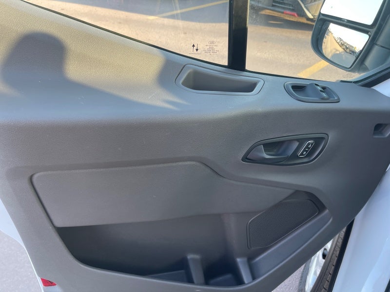 2024 Ford Transit Passenger Wagon XLT