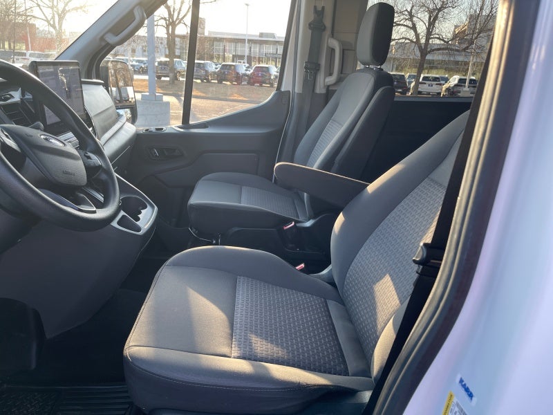 2024 Ford Transit Passenger Wagon XLT