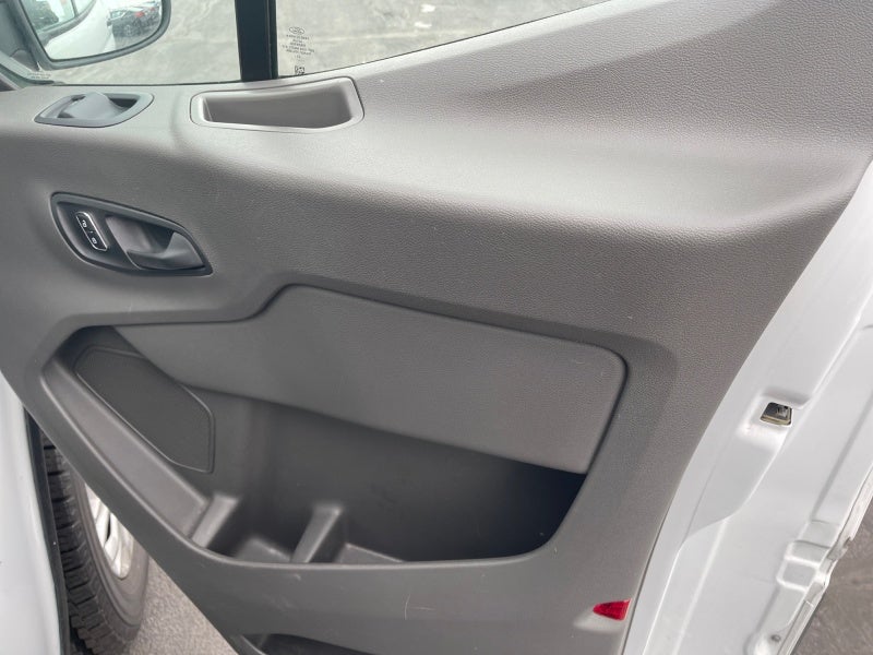 2023 Ford Transit Passenger Wagon XLT