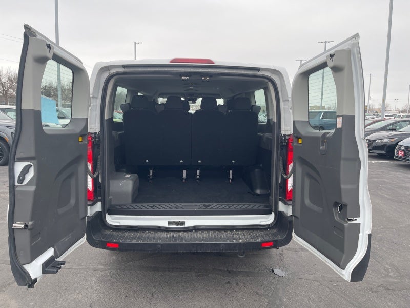 2023 Ford Transit Passenger Wagon XLT