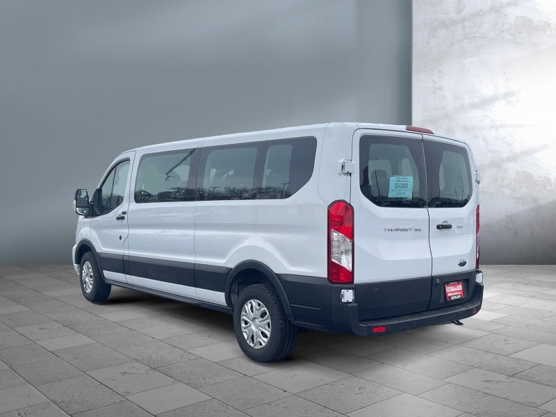2023 Ford Transit Passenger Wagon XLT