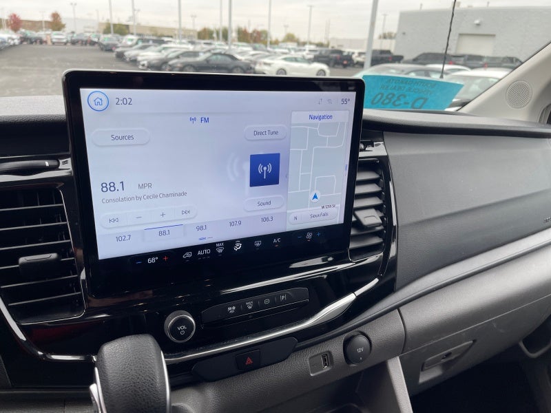 2024 Ford Transit Passenger Wagon XLT