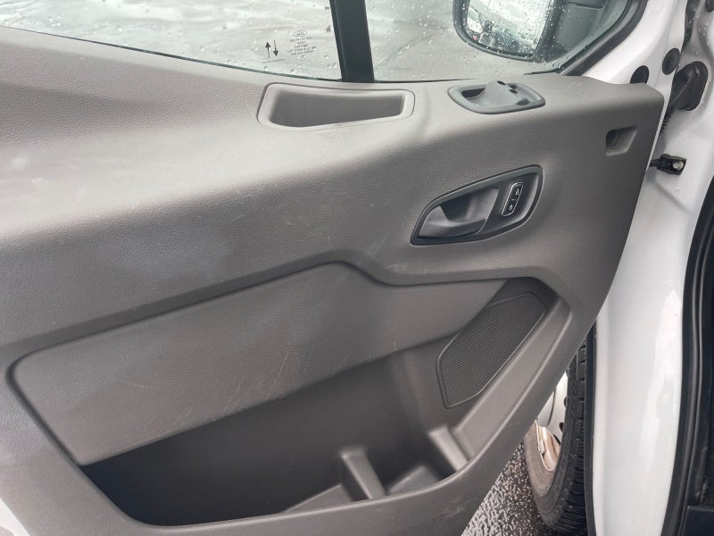 2025 Ford Transit Passenger Wagon XLT