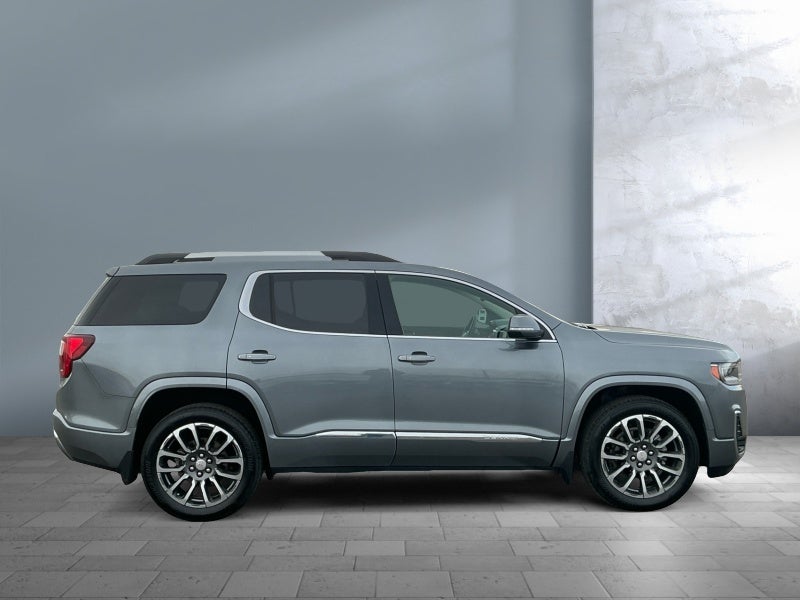 2022 GMC Acadia Denali