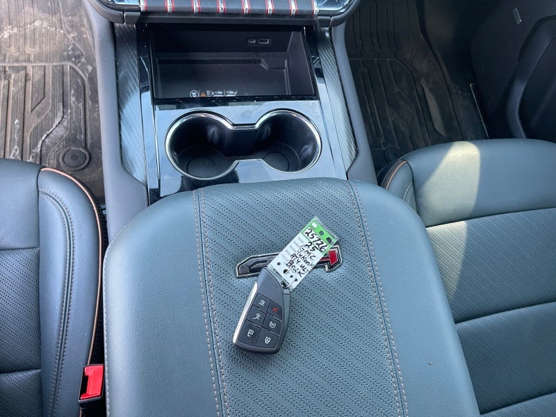 2025 GMC Yukon XL AT4