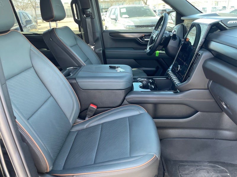 2025 GMC Yukon XL AT4