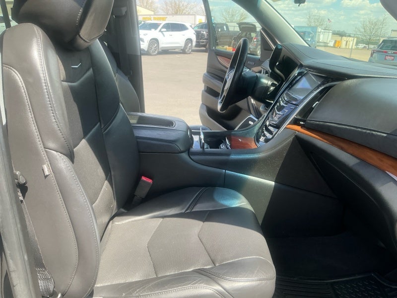 2018 Cadillac Escalade Luxury