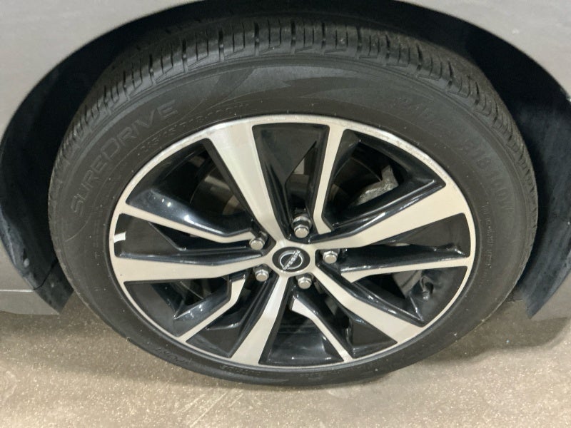 2023 Nissan Maxima SV