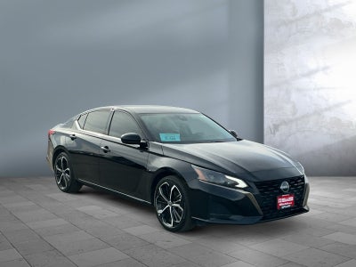 2025 Nissan Altima SR