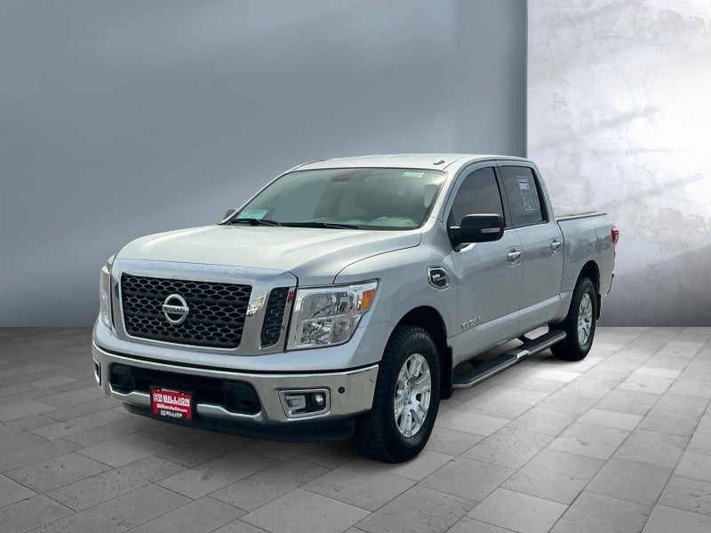 2017 Nissan Titan SV 4X4 Crew Cab's photo