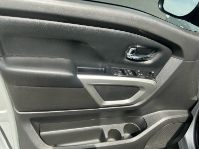 2017 Nissan Titan SV
