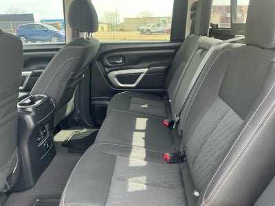 2017 Nissan Titan SV