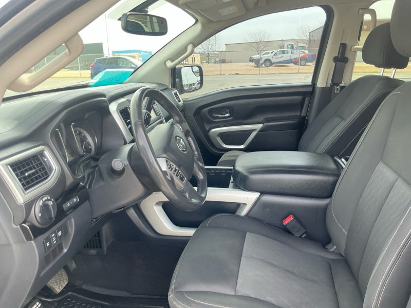 2017 Nissan Titan SV