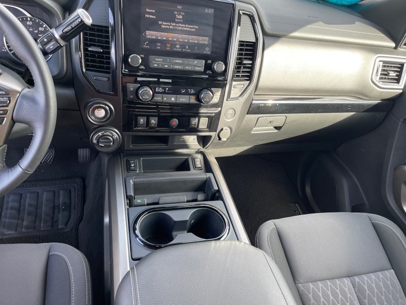 2024 Nissan Titan SV