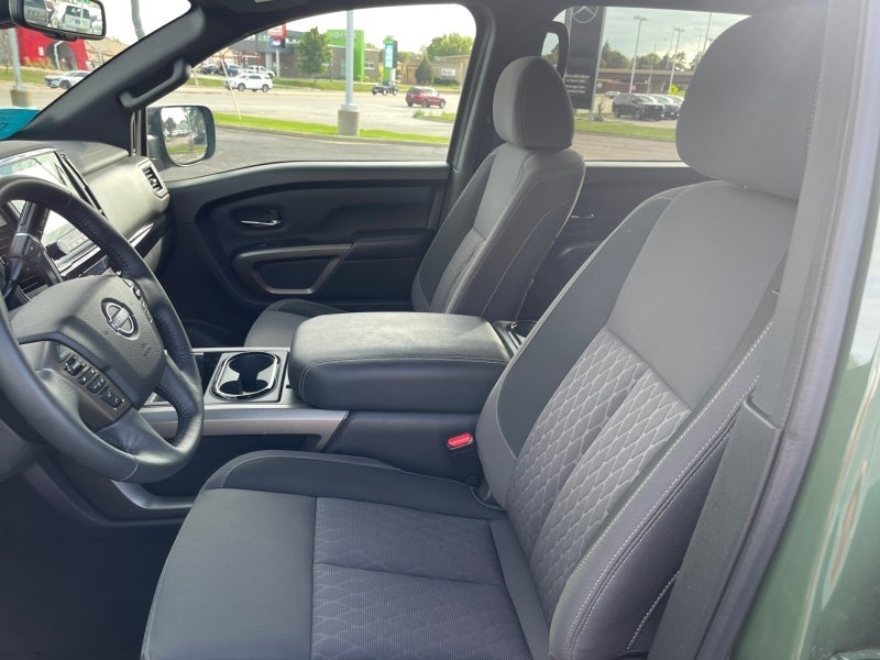 2024 Nissan Titan SV