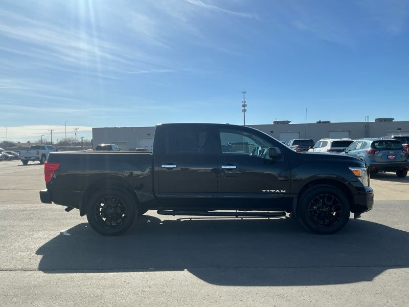 2021 Nissan Titan SV