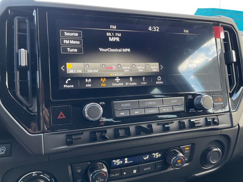 2026 Nissan Frontier Crew Cab SV