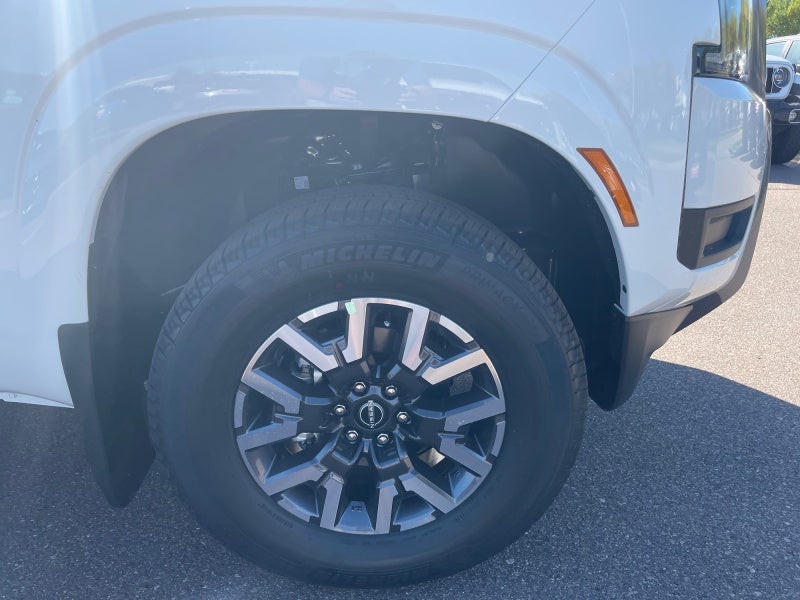 2027 Nissan Frontier Crew Cab SV