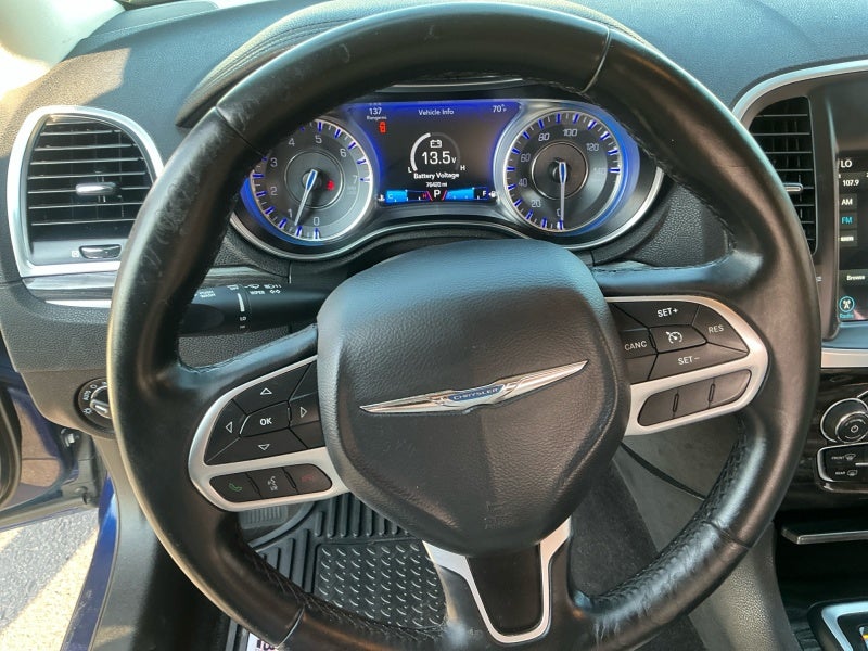2017 Chrysler 300 Limited