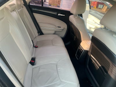 2017 Chrysler 300 Limited