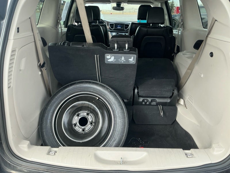 2021 Chrysler Voyager LXI