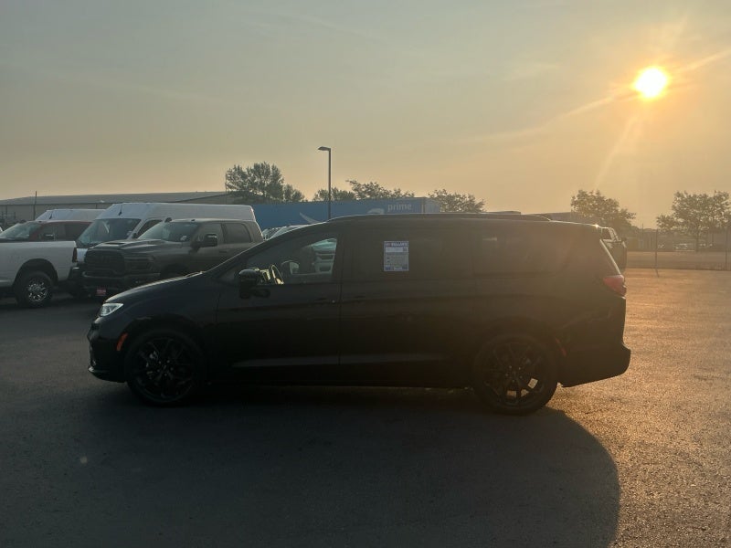 2025 Chrysler Pacifica Limited