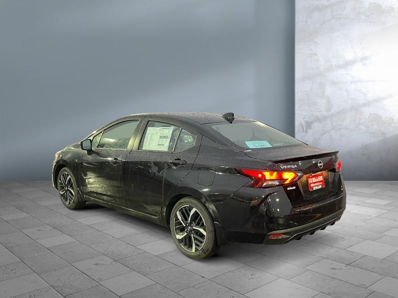 2025 Nissan Versa SR