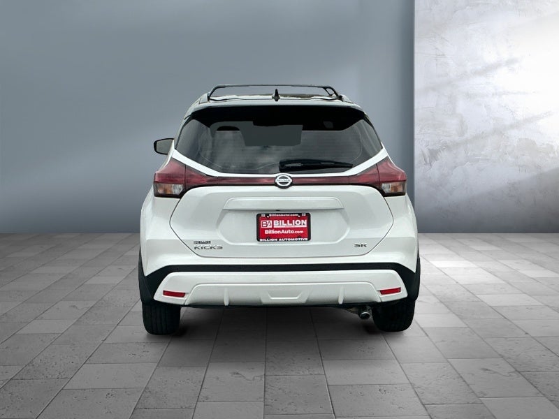 2021 Nissan Kicks SR