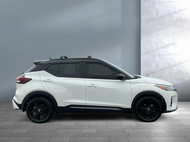2021 Nissan Kicks SR