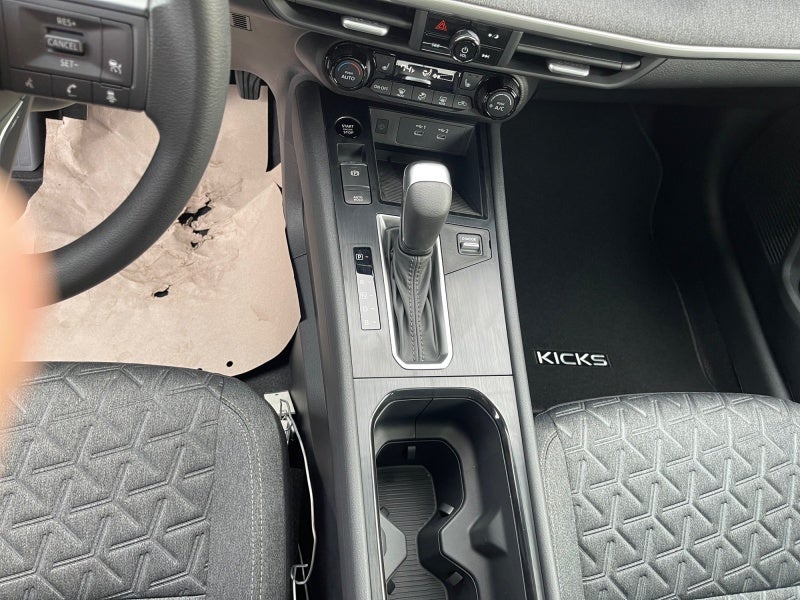 2027 Nissan Kicks SV
