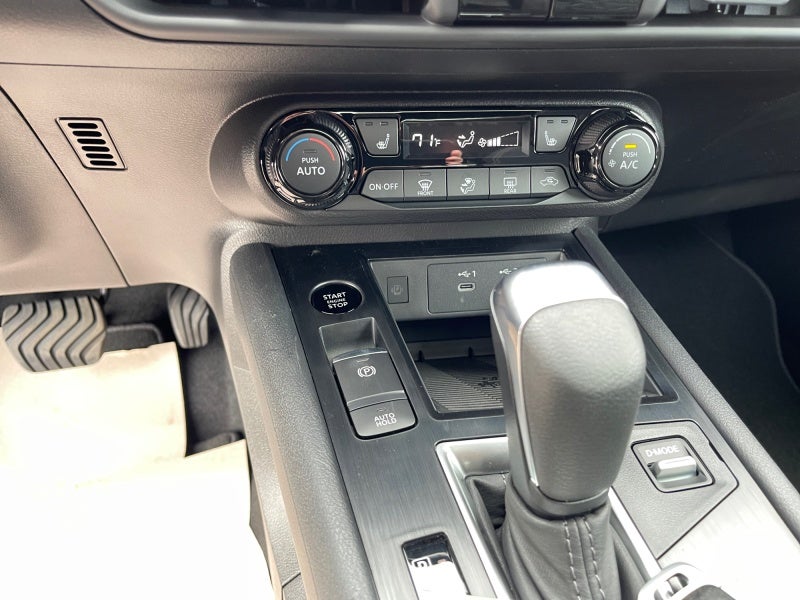 2027 Nissan Kicks SV