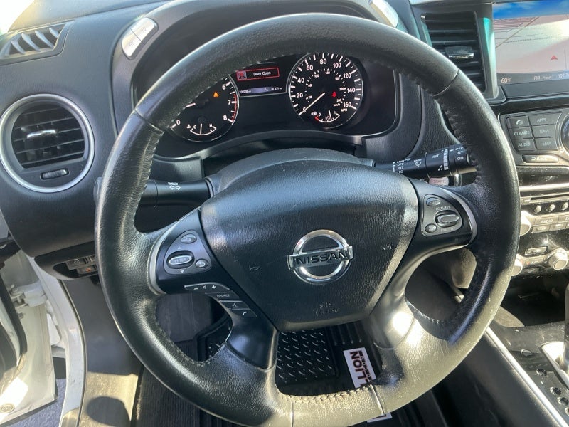 2017 Nissan Pathfinder SV