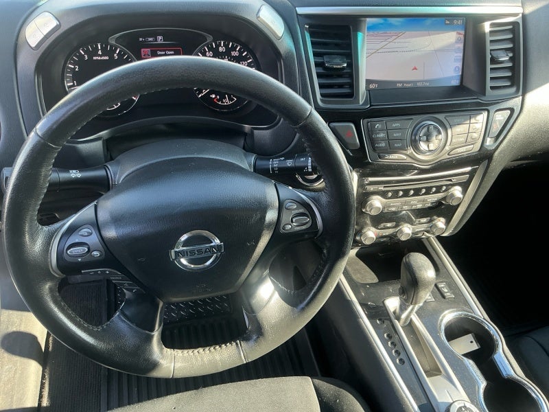 2017 Nissan Pathfinder SV