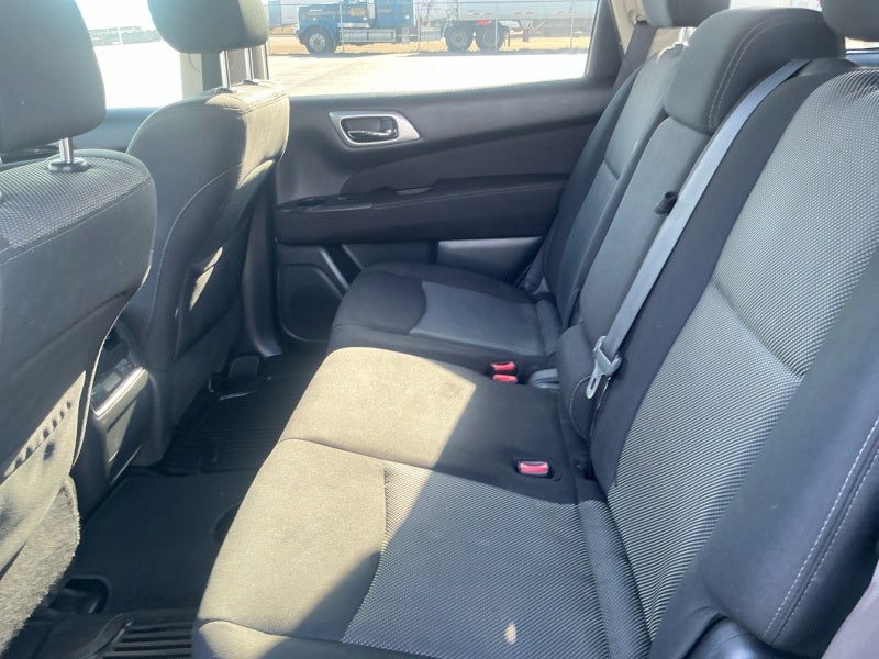 2017 Nissan Pathfinder SV