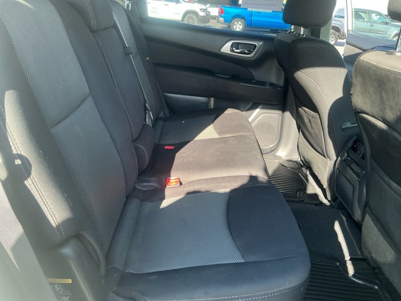 2017 Nissan Pathfinder SV