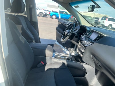 2017 Nissan Pathfinder SV