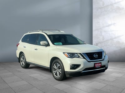 2017 Nissan Pathfinder SV