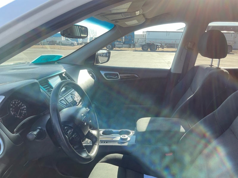 2017 Nissan Pathfinder SV