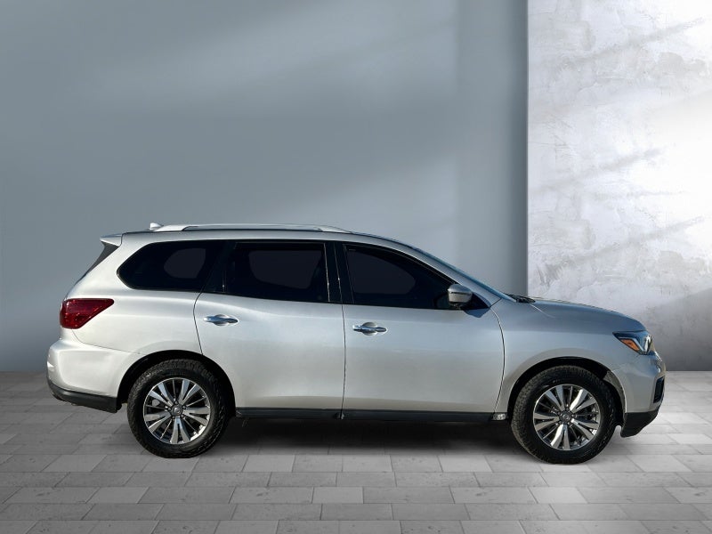 2019 Nissan Pathfinder SL