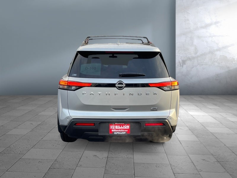 2025 Nissan Pathfinder SV