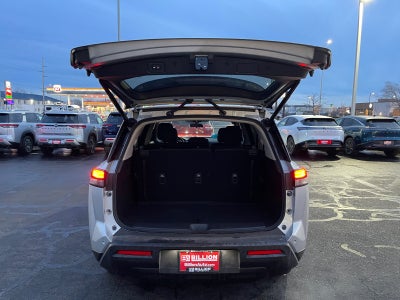 2025 Nissan Pathfinder SV