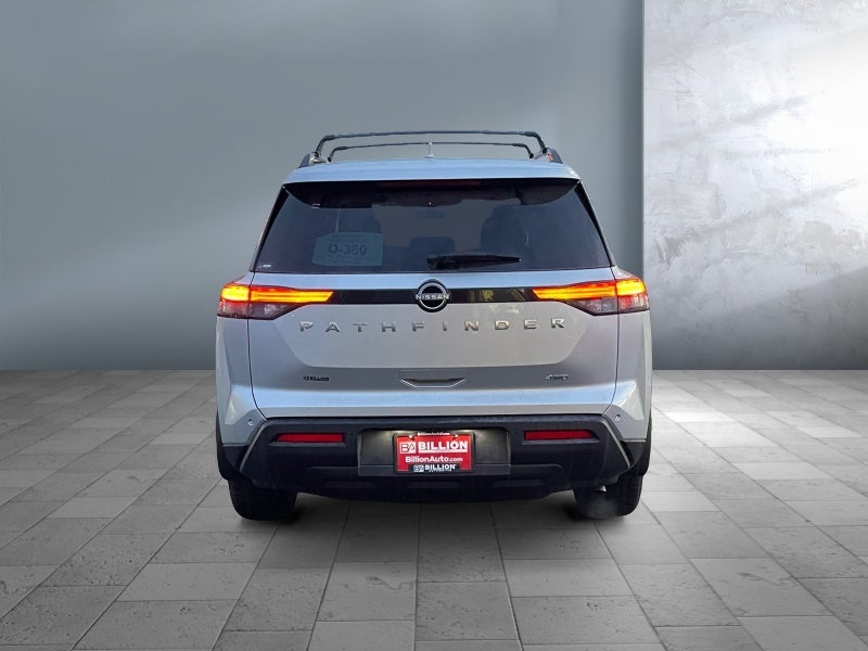 2025 Nissan Pathfinder SV