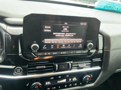 2024 Nissan Pathfinder SV