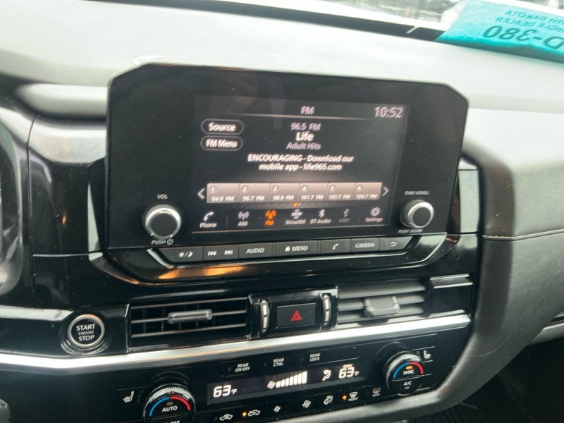 2024 Nissan Pathfinder SV