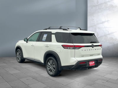 2024 Nissan Pathfinder SV