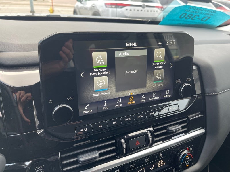 2025 Nissan Pathfinder SL