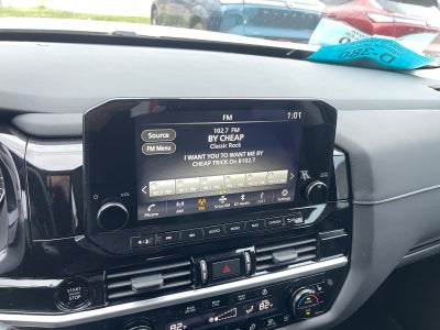 2025 Nissan Pathfinder SL