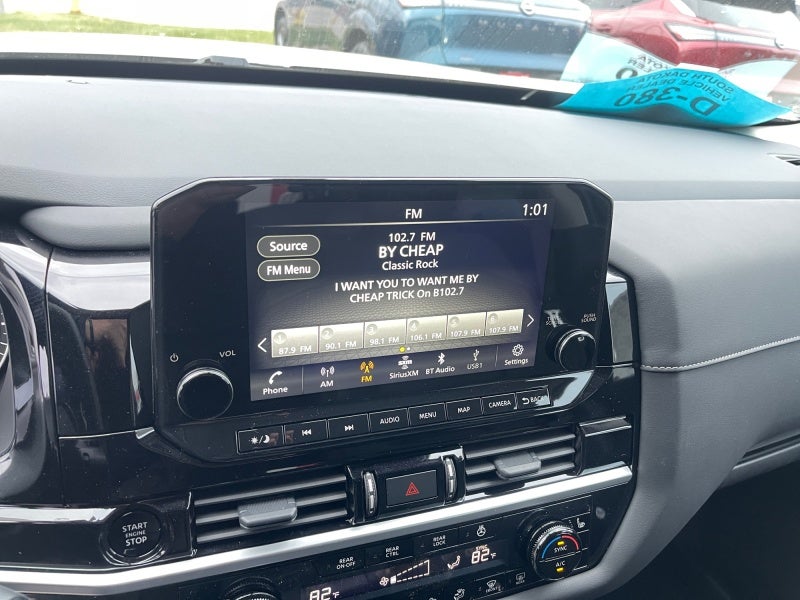 2025 Nissan Pathfinder SL