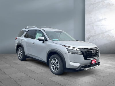 2025 Nissan Pathfinder SL