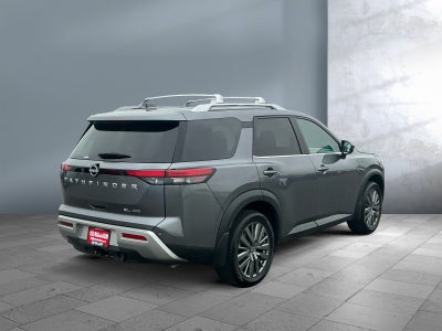 2025 Nissan Pathfinder SL